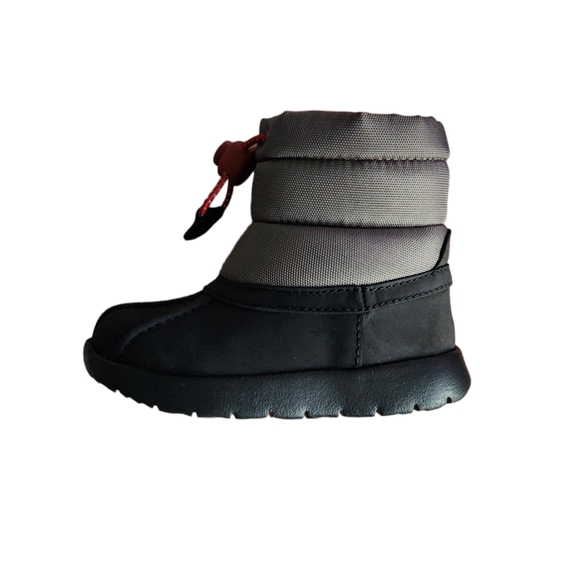 New! UGG Boy's T Puffer Boot - Picture 2 of 3